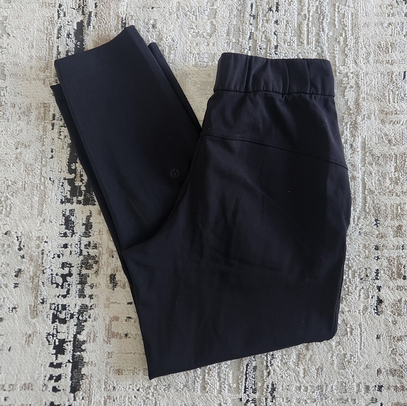 Lululemon On The Fly Crop - Picture 1 of 4